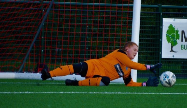 WestfieldsWomen's tweet photo. Birthday girl @elise181003 put in another strong performance today. Sponsored by @ufgbltd Elise has settled into the team well and starting to show what she is capable of. HAPPY BIRTHDAY! 🎉

📸 @HelenWarwick5 https://t.co/ARHu9Bozp7