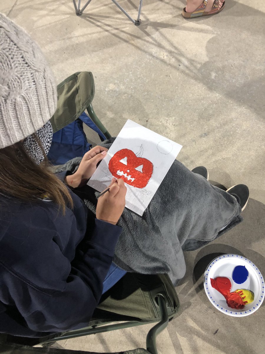 GGCOrangeville's tweet photo. 3rd #Orangeville #Pathfinders getting creative this past week! #ExperimentandCreate #ArtStudio #paintnight @girlguidesonnv https://t.co/hkpMLb4ROs