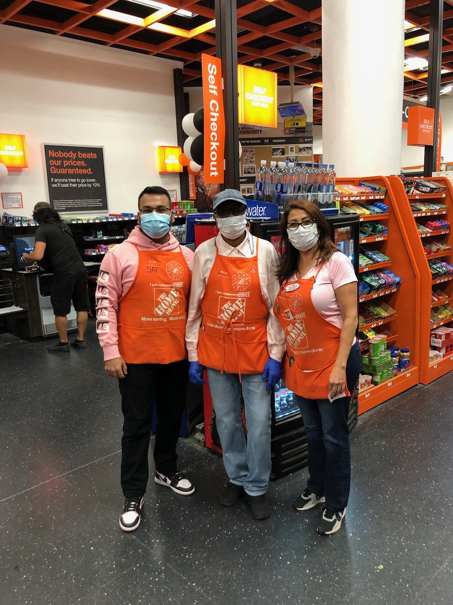 On Sundays we wear pink #Awareness our front end hero’s are showing support today pink and strong #BreastCancerAwareness #BreastCancerAwarenessMonth #StrongerTogether