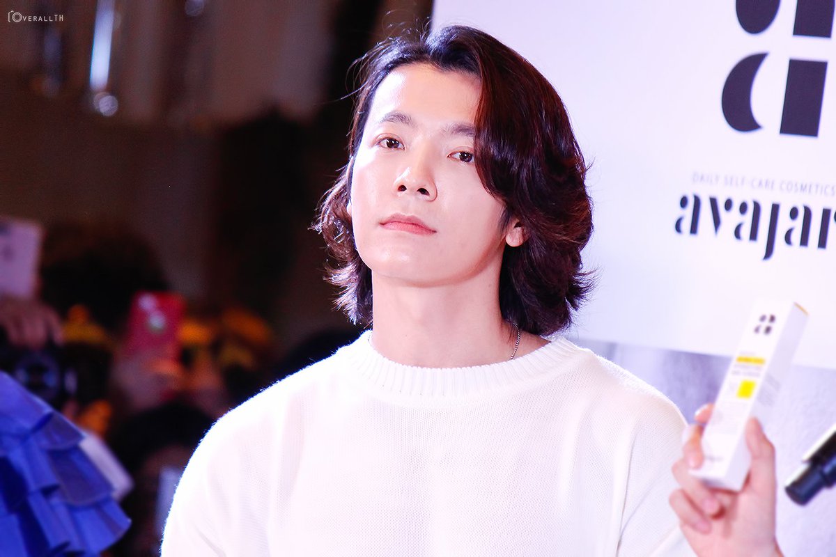 cutehaepics's tweet photo. thinking about: Him https://t.co/KRU4Jjz6kC