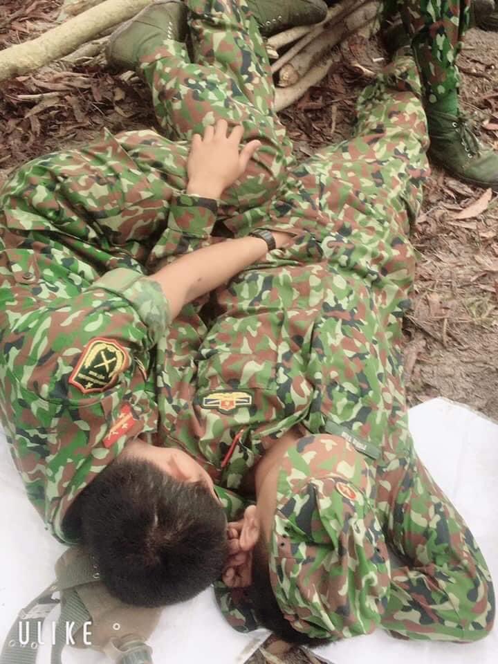 top18cmfun's tweet photo. Đời lính https://t.co/MZrmWHtMKY