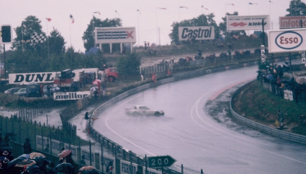 #FunnySunday
And dancing in the rain !
Solo-Hutchins-Honnegger
Mazda-RX7
1980 - #LeMans24
📷 by Thierry Le Bras https://t.co/PBWLGdR905 https://t.co/O8deRXitkA