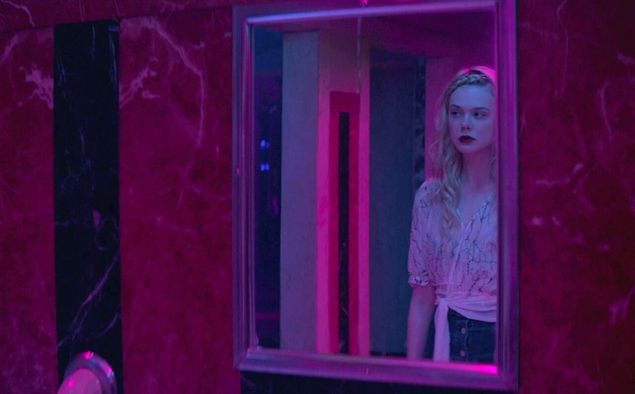 ɐntonio ? al Twitter: "The Neon Demon, 2016 (Dir. Nicolas Winding Refn) https://t.co/e4RQ4iFxBO" / Twitter