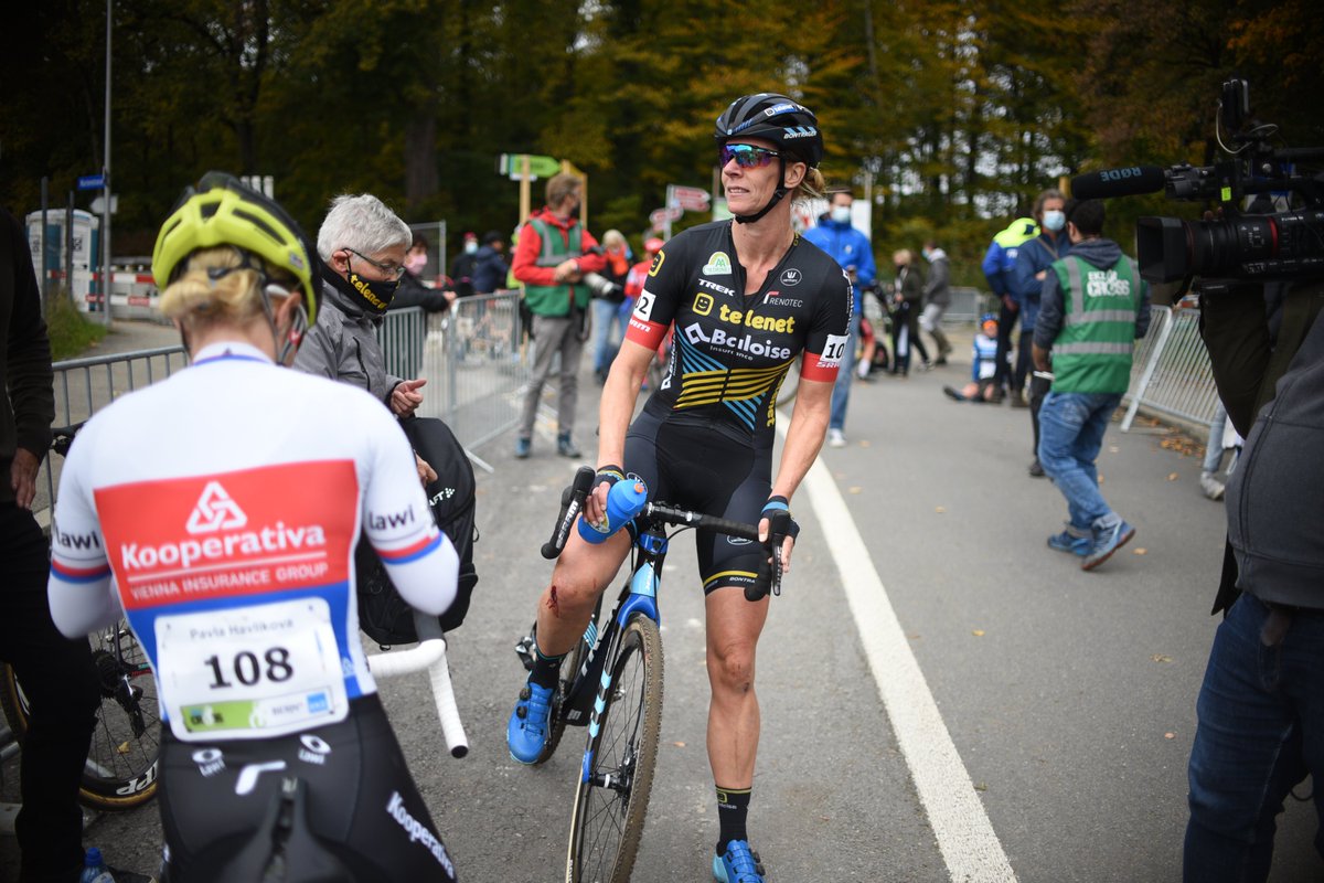 Happy to still be able to compete in CX races outside of Belgium. <a href="/AertsThijs/">Thijs Aerts</a> finished 4th in <a href="/ekzcrosstour/">EKZ CrossTour</a> Bern. <a href="/Ellenvanloy/">Ellen Van Loy</a> was fighting for top 5, but then she crashed and ended the race as 12th 🇨🇭