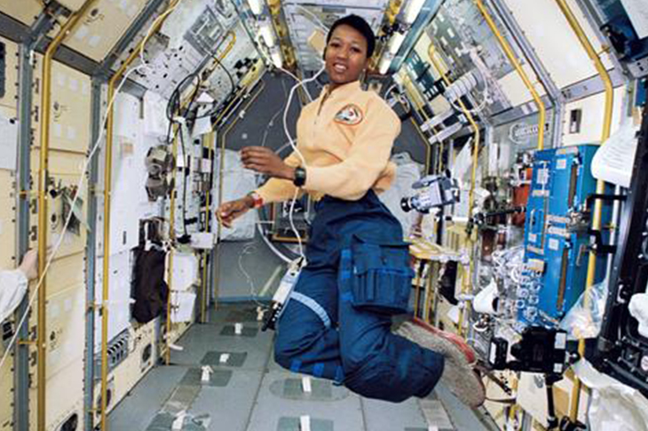 UCDScienceWomen's tweet image. Born on October 17, Mae Jemison is an American engineer, physician, and former .@NASA  astronaut. She became the first #BlackWoman  to travel into space aboard the Space Shuttle Endeavour
#WomenInSTEM #WomenInScience #WomenWhoCode #WomenInSpace 

spacecenter.org/astronaut-frid…