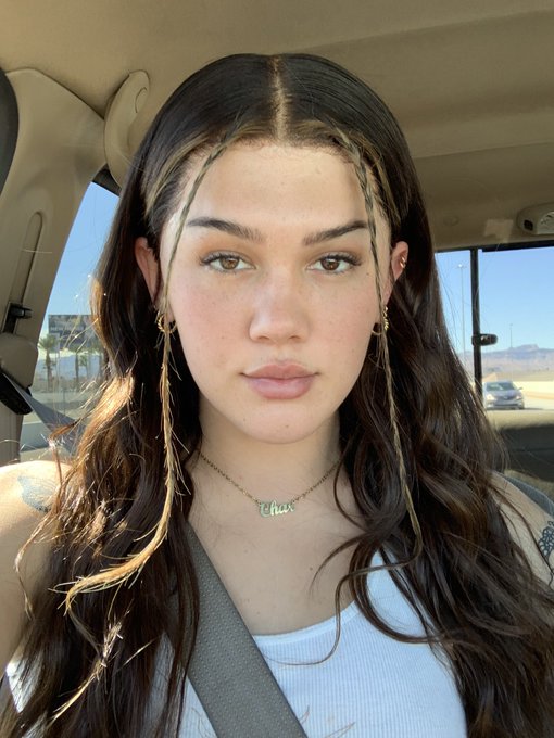 i don&rsquo;t know why this hair gives me practical magic, but it&rsquo;s giving me practical magic https://t.co