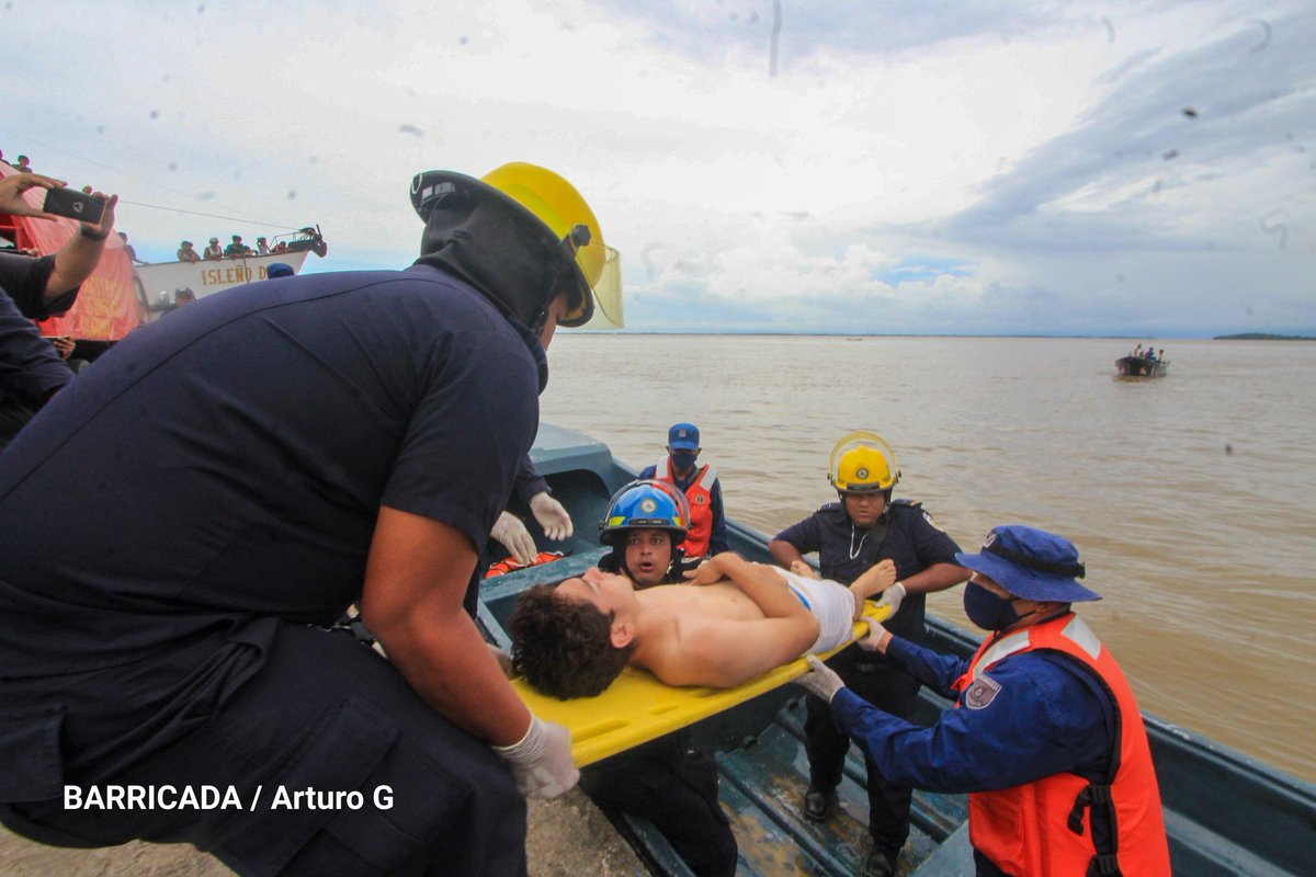 radiozinica's tweet photo. En celebración del 41 aniversario del MIGOB, la dirección general de Bomberos realizó un ejercicio de rescate acuático en la Bahía de Bluefields, Costa Caribe Sur
#InsurreccionDeLaEsperanza
#PatriaLibrePuroCorazon
#PLOMO19
#EnVictoriosaEsperanza
#UnidosEnVictorias https://t.co/SoljeExhNE