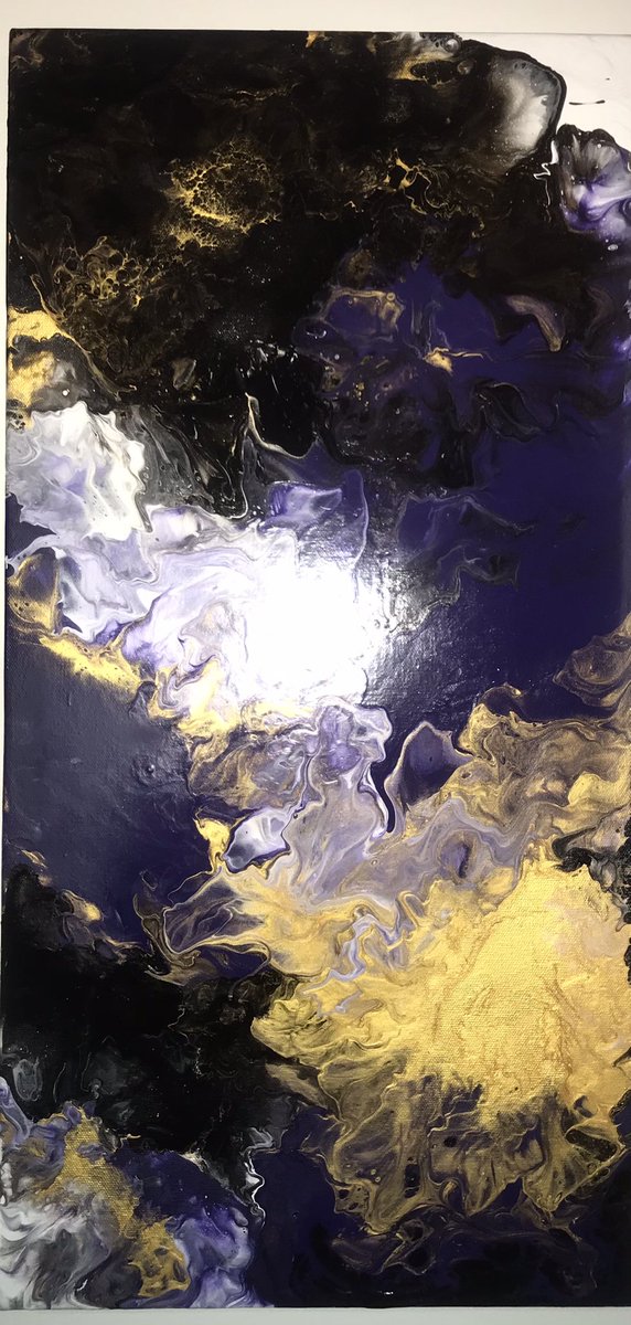 taruche's tweet photo. Anything more opulent than purple and gold? #abstractart #abstractpainting #fluidart #fluidpainting #acrylicpainting #colouringtwitter #addingcolourtotwitter #arteza #ArtistOnTwitter #artist https://t.co/VuYtrPfwKj