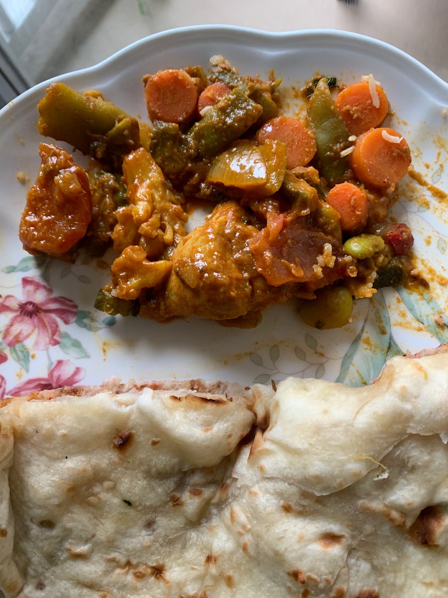 ilaismail's tweet photo. @MayuriFamily this is how my chicken jalfrazi looks like .. coz they thought I orders veg and simply added chicken when I told I ordered chicken .. Gobi in chicken jalfrazi  🤷🏻‍♀️Also I heard https://t.co/6XXYfFSOjZ