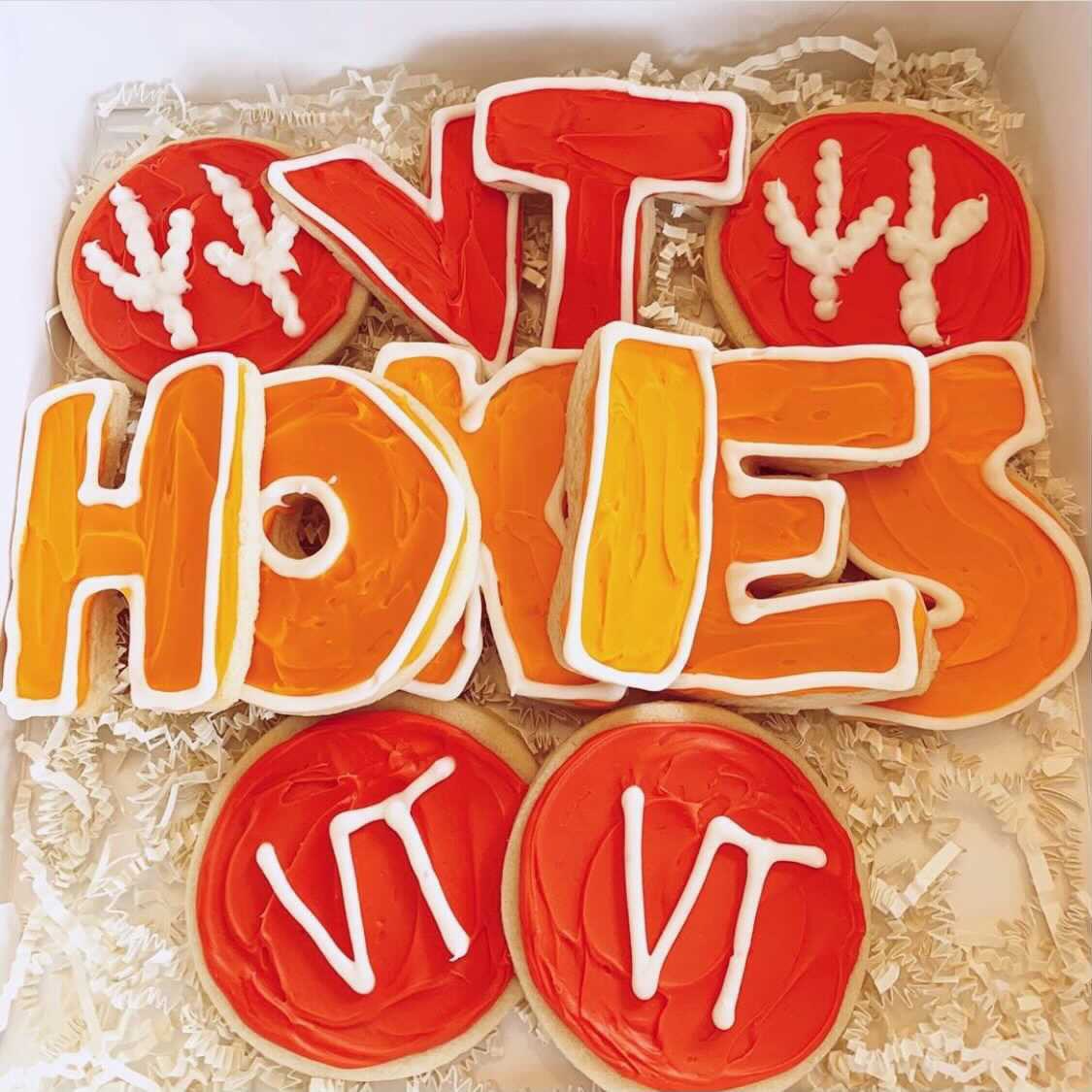 VTRelay's tweet photo. In honor of our big win yesterday, we are giving away these Hokie cookies from @ hellokyliebs (check her account out on Instagram)! To enter, you need to:
1) Follow us here on Twitter @VTRelay 
2) Retweet this! 
Entries will close at 11:59pm tomorrow! Good luck &amp; go Hokies! 🦃🔥 https://t.co/A27Uu4k4ZY