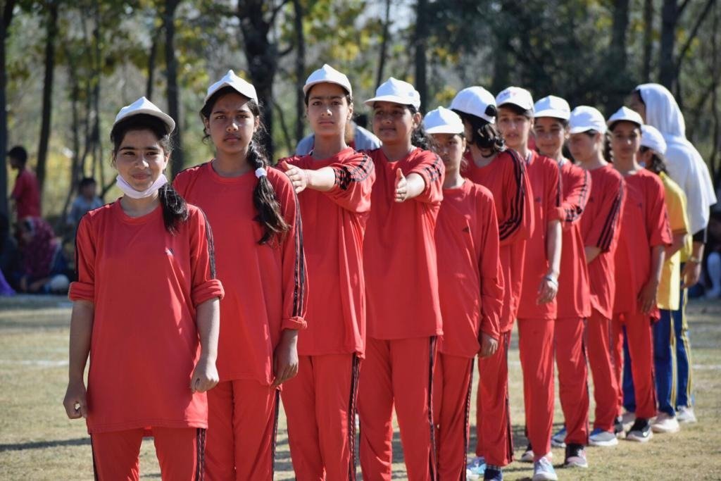 The Sports event was a mega success witnessing unprecedented participation of more than 1200 local  #youths in total 12 disciplines & saw footfall of approximately 1500 spectators rendering the venue Jam packed. #Kashmir  #KashmirRejectsTerrorism (3/7)