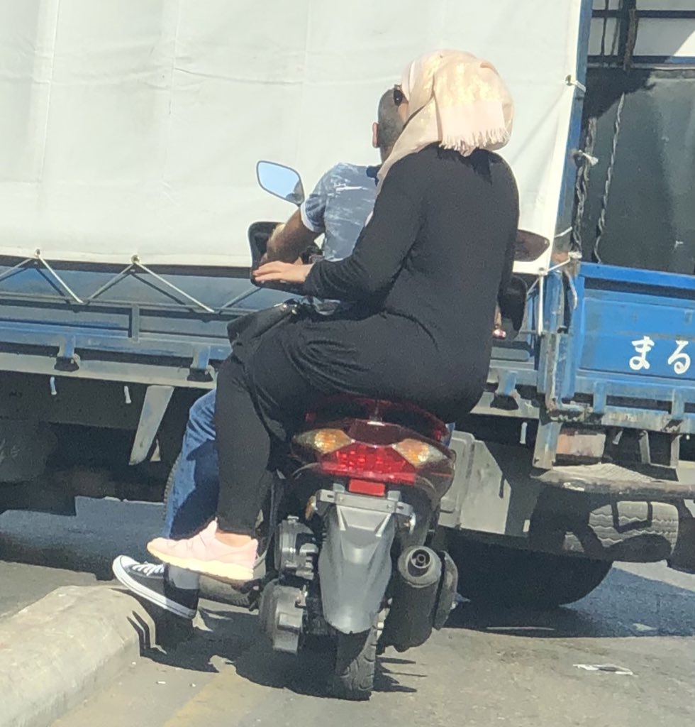 DriveSafe961's tweet photo. #motorcycle #freestyle #ride #lebanon #drivesafe #safety 🤦‍♂️ https://t.co/sYixVq6uY4
