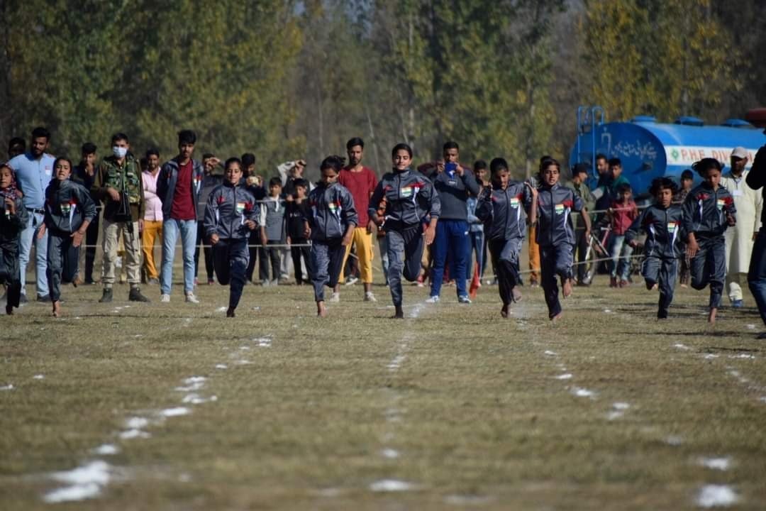 The first of its kind pioneering initiative of Local Sports Committee aptly backed by  #Sopore Rashtriya Rifles Battalion has truly emerged as a milestone to promote  #Sports in the region & rejuvenate the village games. #Kashmir(6/7)