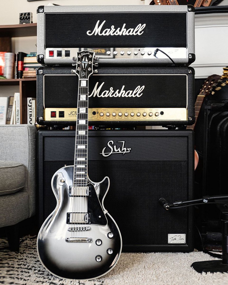 marshallamps's tweet photo. Black and silver beauties 👌 

Happy #ShredSunday. What are you playing through? 

📷: @zzwish #liveformusic https://t.co/z5UQEclMRf