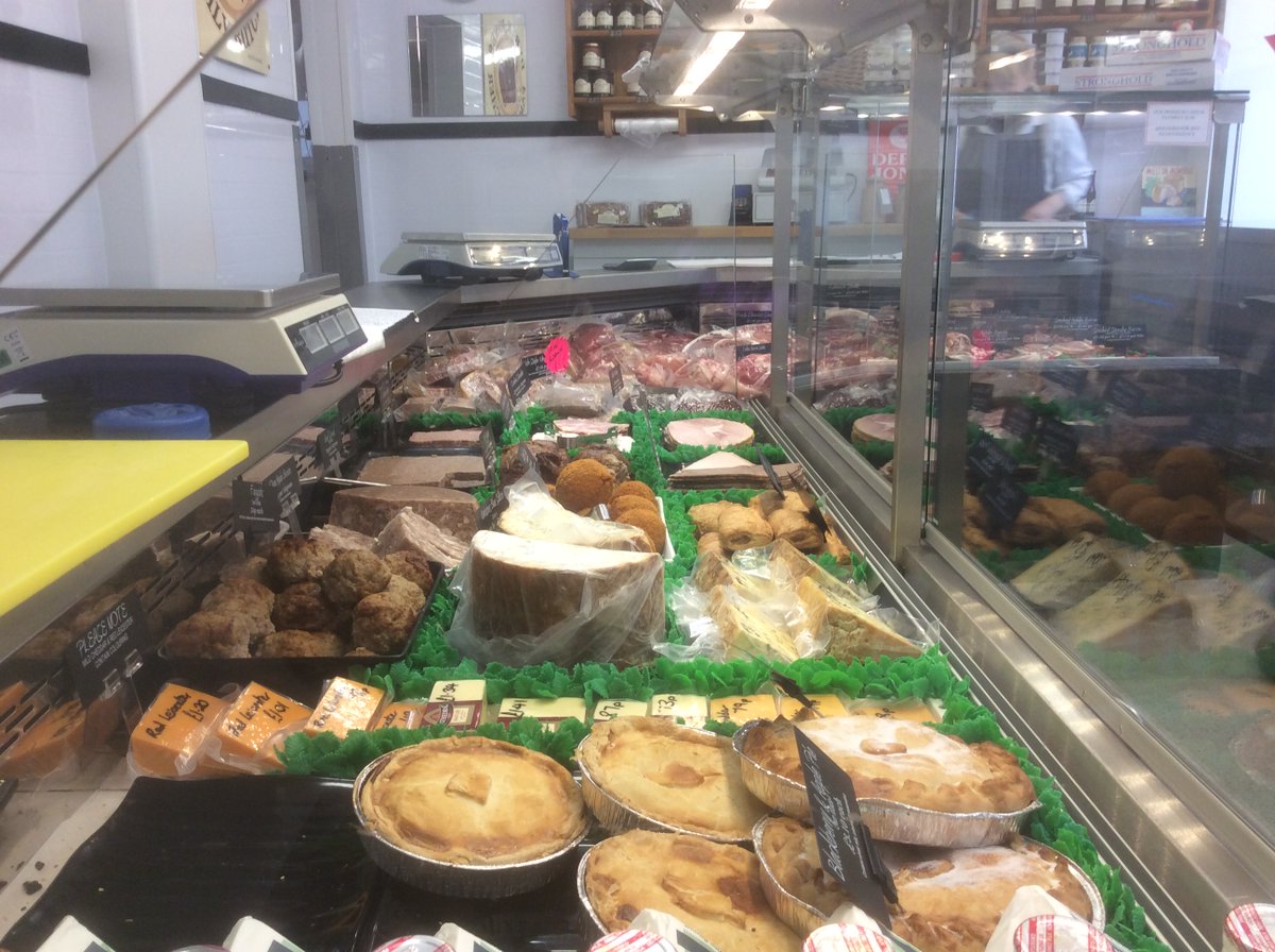 g_refrigeration's tweet image. Narrow shop? Restricted space? We offer quality slimline serveover counters suitable for fresh meat or deli. 1 metre front-to-back. Curved glass or straight glass.

📞0131 660 4430

#eurocryor, #narrowcounter #meatcounter, #delicounter