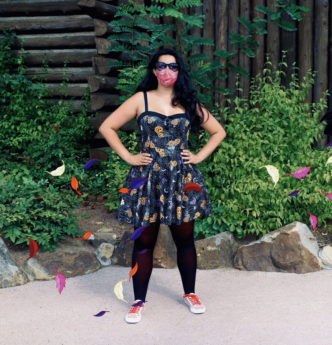 Day 18 of 31 of my « a dress a day keeps the blues away  » : Harlow mini dress  by  @HellBunny !