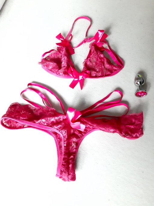 Check out my new photos and videos in this hot lingerie and with the butplug in! Follow me on onlyfans<a href="/tag/redhead"class="tags"><span>#redhead</span></a><a href="/tag/corset"class="tags"><span>#corset</span></a><a href="/tag/retweeetplease"class="tags"><span>#retweeetplease</span></a><a href="/tag/onlyfans"class="tags"><span>#onlyfans</span></a><a href="/tag/contentcreator"class="tags"><span>#contentcreator</span></a>