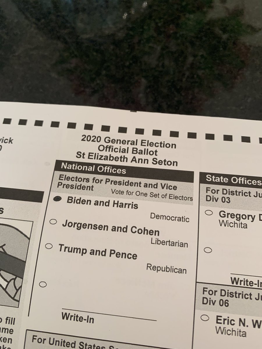 CParseven's tweet photo. @PeteButtigieg IRE born, CDN raised, US citizen voting BLUE all the way down this ticket. I’m voting BLUE because on EVERY level, American lives matter & because I LOVE this country 🇺🇸#VoteBlueToSaveAmerica #vote #voteblueKansas #BidenHarris2020 https://t.co/TDf35PckV7
