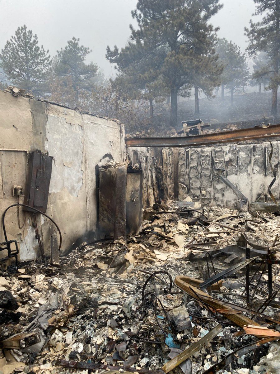 CourtneyWalsh's tweet photo. it’s all gone. I’m gutted. #calwoodfire #boulder https://t.co/MhoHWf7dWG