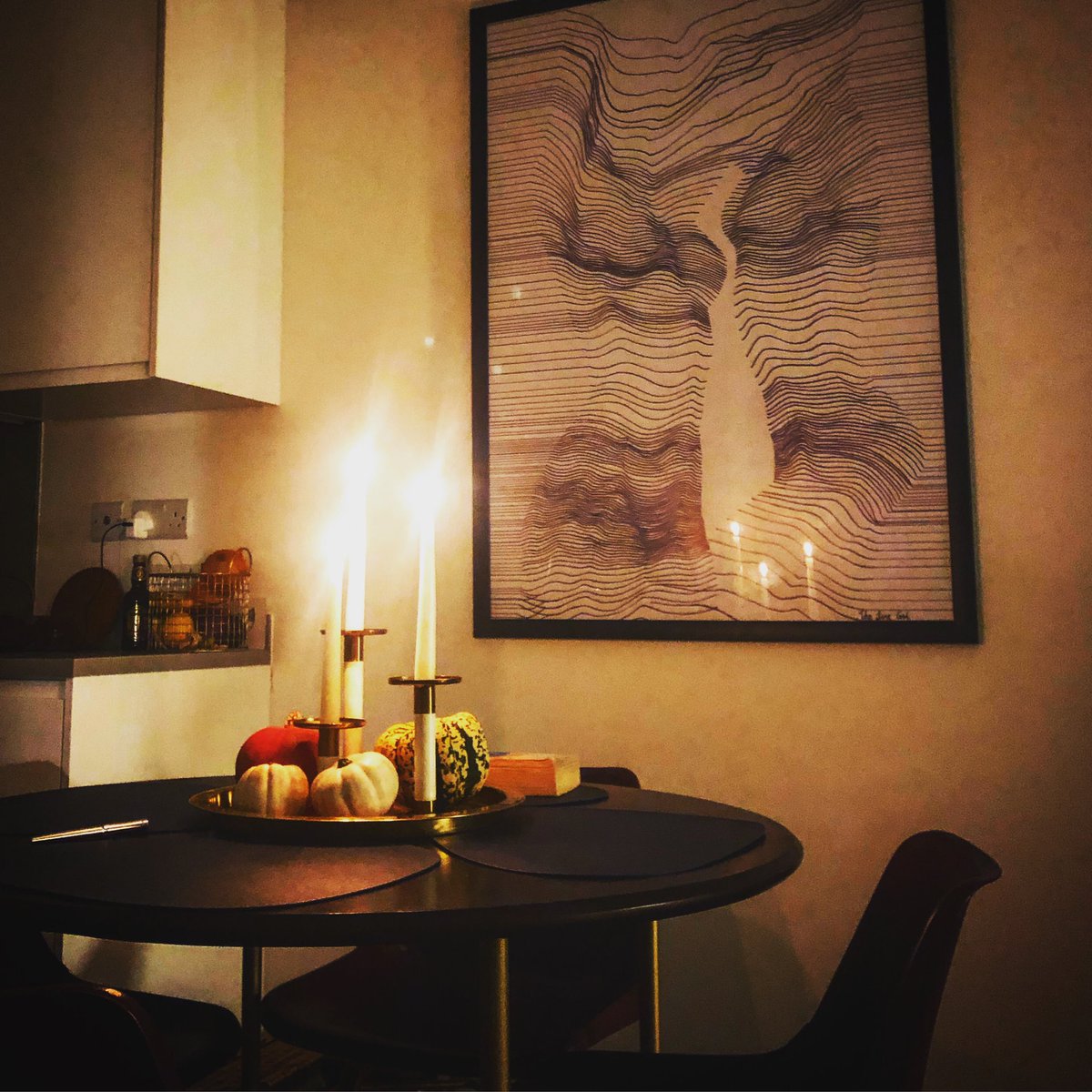 TAoEScots's tweet image. This is where oor @AinsleyHamill sits to deliver the spooky Halloween songs for the TAoES Gaelic Song Class every Sunday @ 1pm. Sign up now for class next week contact@taoes.co.uk                  Also, check the awesome art from Exiled Scot @thelinegirl  #TAoES #SupportTheArts