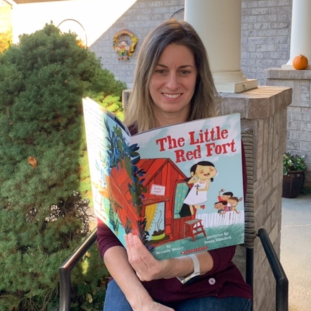 cojeffcolibrary's tweet photo. Oh, hey! It's @CityofGolden Mayor Laura Weinberg reading The Little Red Fort! 📚❤️ #JCPLove #OneBookColorado https://t.co/K3mpZBJIId