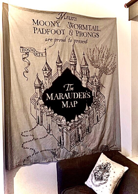 baileybug1986's tweet photo. What do you do when you have a duvet cover that’s got a pattern on it that’s too big to use for bags? You make a wall hanging of course. Here it is hanging up in its new home #mauradersmap #mooney #wormtail #padfoot #prongs #wallhanging #harrypotter #harrypotterwallhanging https://t.co/LS6SNq4H3a