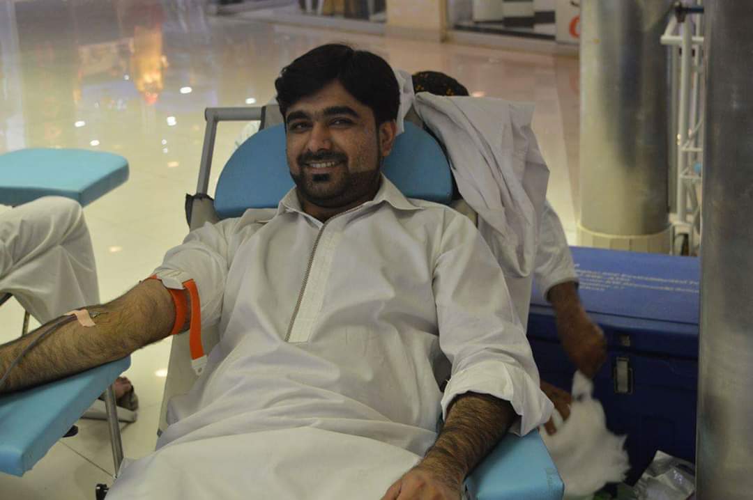 ZiaKhanqta's tweet photo. @Groupquetta Volunteers donating blood since 2010 and pioneer blood donor group on Social media
@KlasraRauf @iqrarulhassan 
#RespectBloodDonor https://t.co/ilJXamE8qA