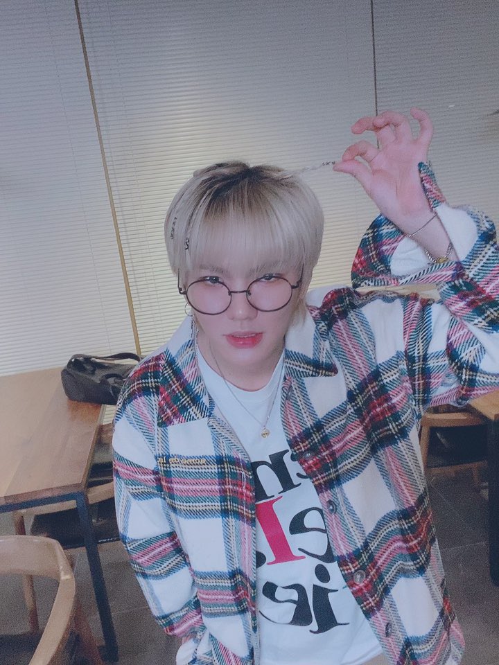 up10tiontrans's tweet photo. @UP10TION [ENG TRANS] bbibbi ☺️ #업텐션 #UP10TION #환희 #HWANHEE #UP10TIONHONEY10WorkedHardForTheLastStage💛 #LetsMeetAgainSoon💛💛 https://t.co/epPwIujPt9