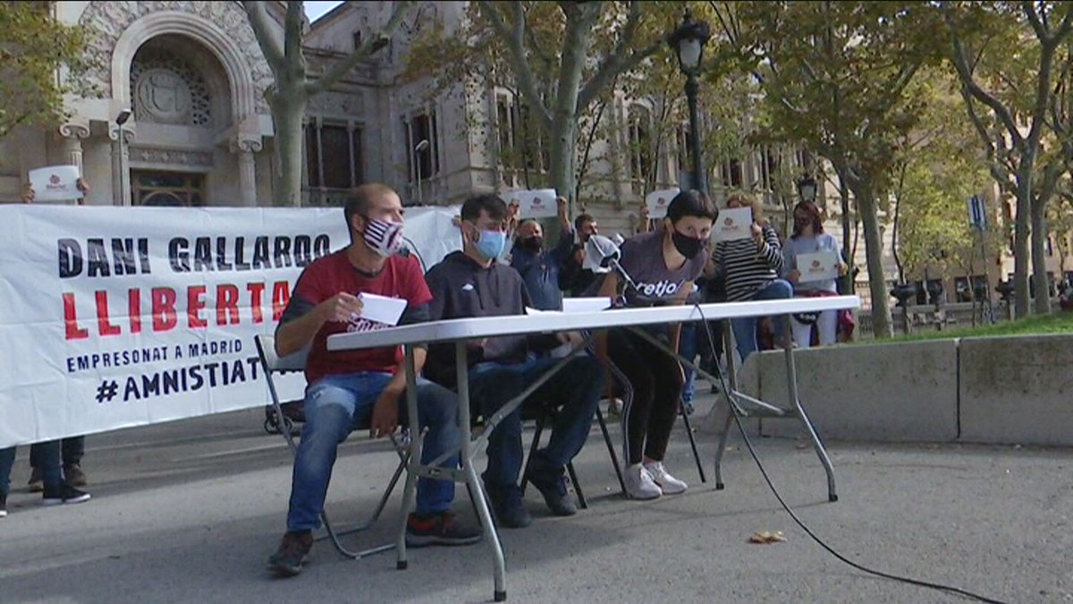 El col·lectiu Represaliats Postsentència exigeix a la Generalitat que es retiri com a acusació particular de diverses de les detencions.

En total, s’ha personat en 26 casos, i en alguns arriba a demanar penes de presó. 

beteve.cat/societat/repre…