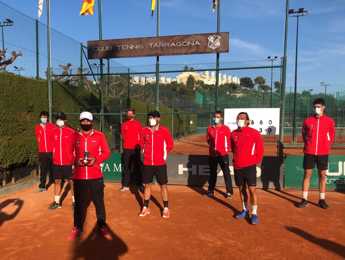 Avui el Club Tennis Tarragona ha aconseguit l'ascens a la 1a Divisió on juguen els 8 millors equips dels clubs de l'estat Espanyol🏆
Una vegada més el <a href="/TennisTarragona/">Club Tennis Tarragona</a> és referent de l'esport català.
Felicitats a l'equip Directiu i als vostres tècnics i jugadors
<a href="/esportcat/">Esports</a>