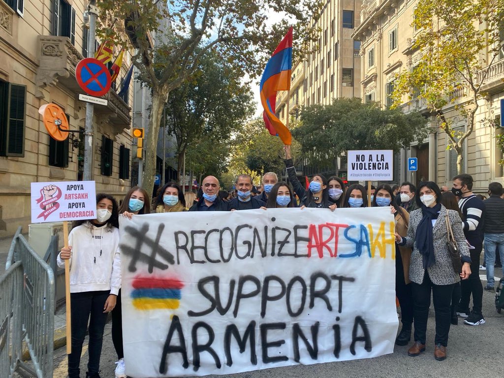 animatinyan1999's tweet photo. Today in Barcelona.
#StopAzerbaijaniAggression 
#StopErdogan 
#StopAliyev 
#RecognizeArtsakh https://t.co/piZOHzyu0I