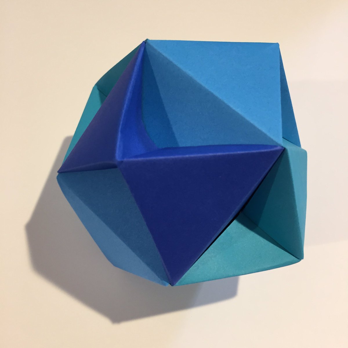 keikoinboston's tweet photo. Today at #OrigaMIT we learned David Mitchell’s Artifact. #origami
Diagrams are available for free on his website:
https://t.co/LW1onhURFo https://t.co/B6w5uF6iak
