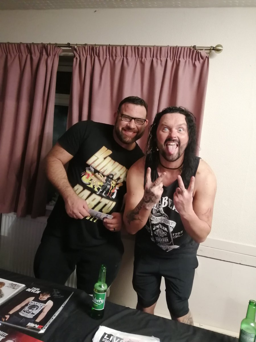Tazdevil93's tweet photo. @GlasgowJester and @Shasamuels
Missing the kinky party.. Hope you guys are safe and well. https://t.co/qmLGF6vX03