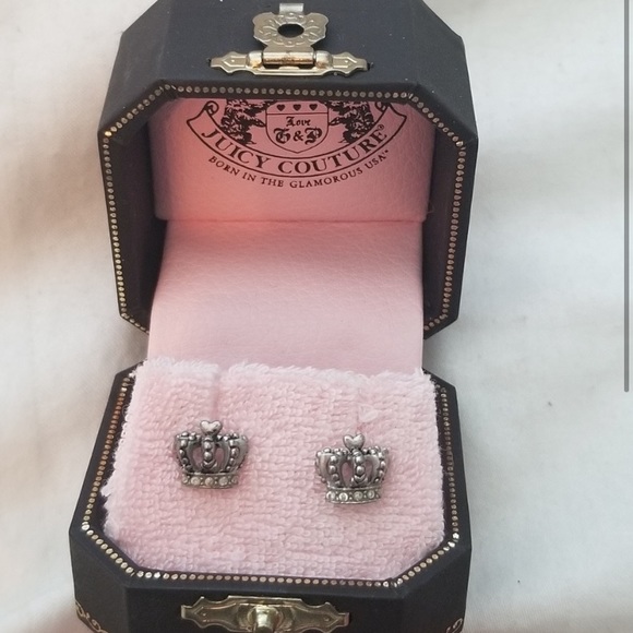 DDBADOGS's tweet photo. So good I had to share! Check out all the items I'm loving on @Poshmarkapp #poshmark #fashion #style #shopmycloset #pink #juicycouture #vintage: https://t.co/MhSlZW77El https://t.co/o8cZGTMoF2