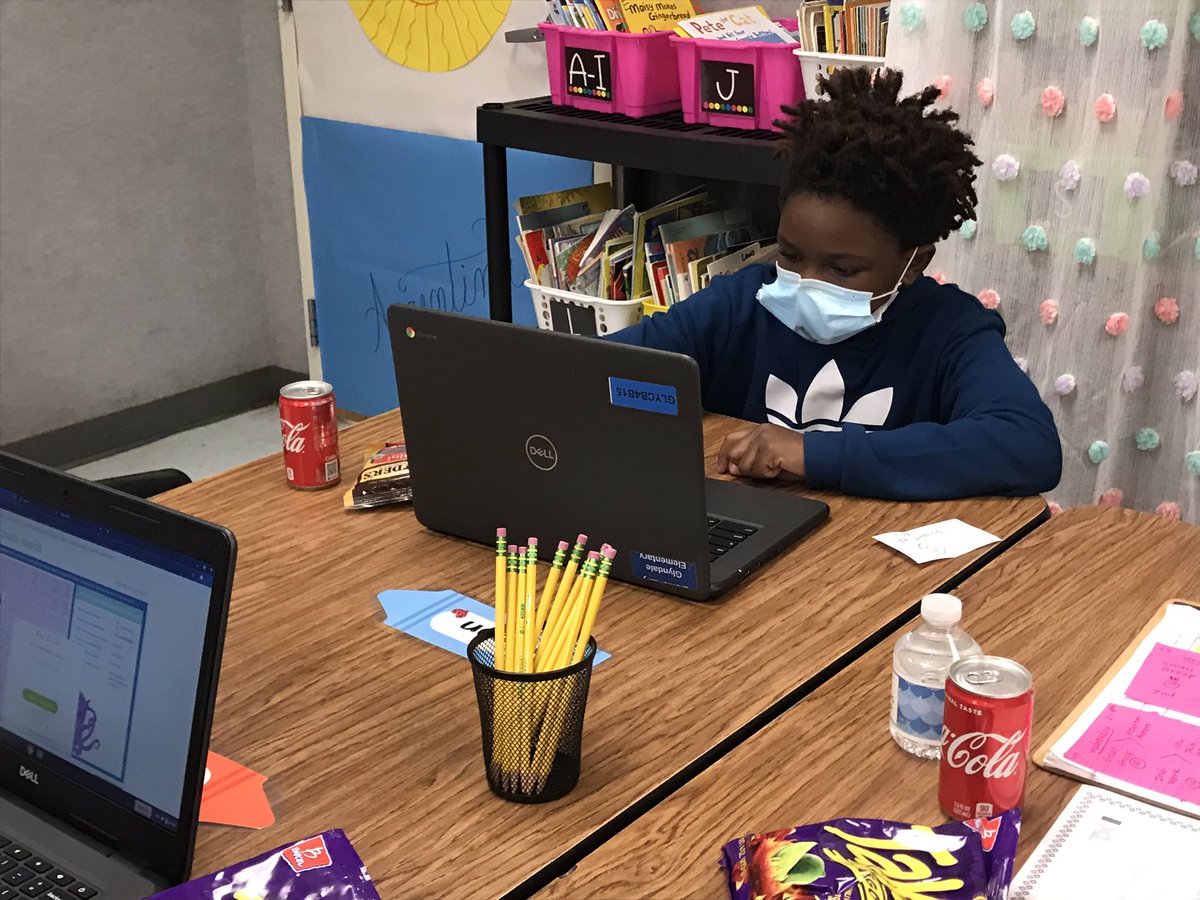 Peacelove1st's tweet photo. What better way to celebrate our unit on metric measurement than earning a mini coke or water and pretzels or Takis?! ๐๐ท๐ #metricsnacks #grams #mL #smartkiddos #whatsyourcurrency @JennVandy @stephlari https://t.co/sMJLzs7lsk