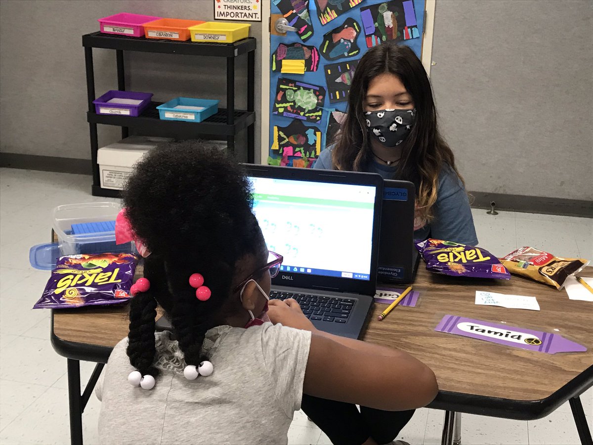 Peacelove1st's tweet photo. What better way to celebrate our unit on metric measurement than earning a mini coke or water and pretzels or Takis?! ๐๐ท๐ #metricsnacks #grams #mL #smartkiddos #whatsyourcurrency @JennVandy @stephlari https://t.co/sMJLzs7lsk