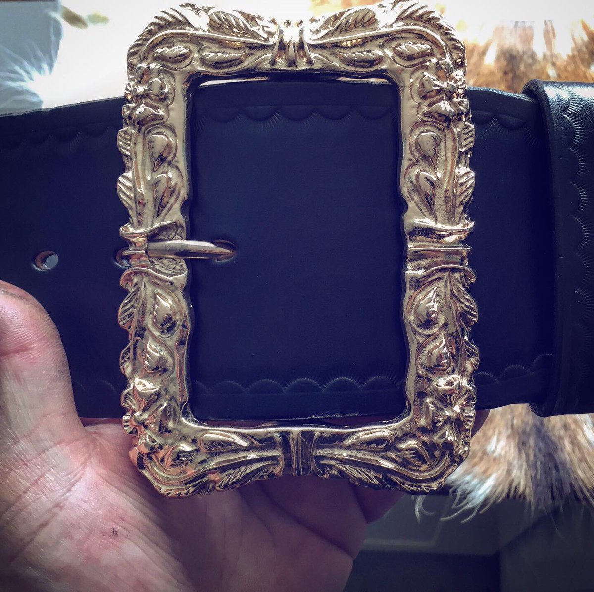 PDBushcraft's tweet image. A HUGE belt for a VERY famous customer... can you guess who? #customleather #handmadeleather #handmadeleathergoods #custombelt #leatherbelt #santa #santaclaus #fatherchristmas #pauldorebushcraft #pauldoreleathercraft #pauldoreleatherwork