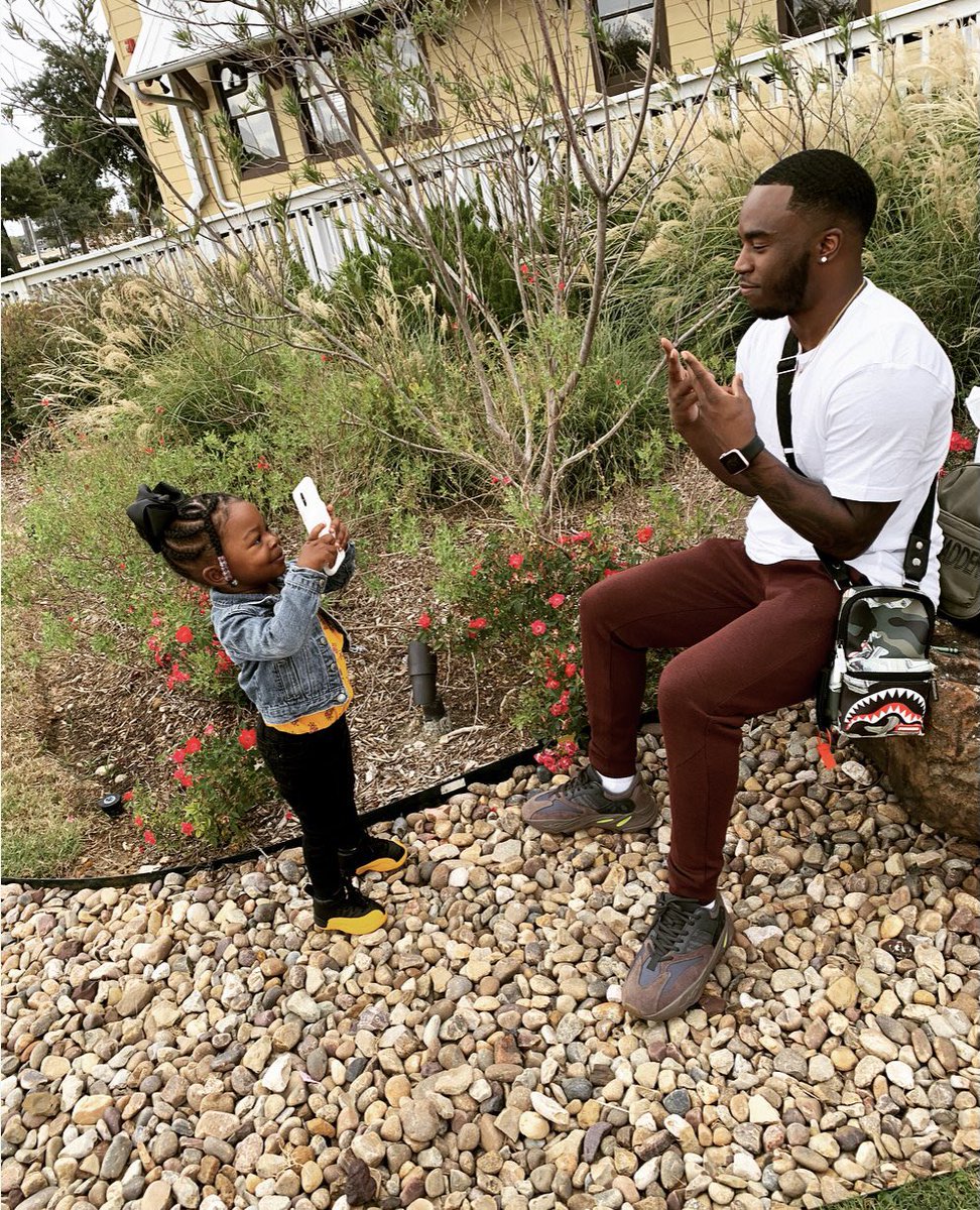 CoachFive_'s tweet image. My daughter the coolest everrrr. Girl Dad💕