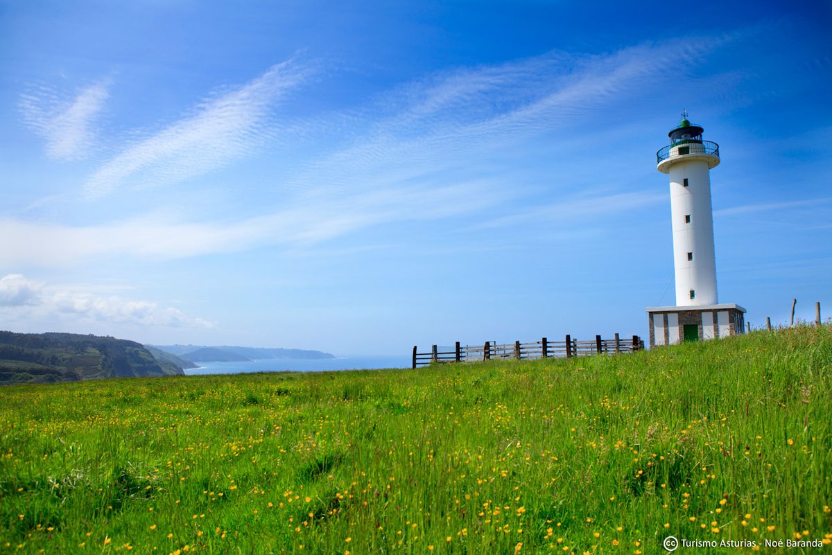 TurismoAsturias's tweet photo. Ahí van fotos de 4 faros⚓... ¿Seréis capaces de elegir sólo uno? La decisión no va a ser fácil 😉
1. Cudilllero
2. San Antonio (Candás)
3.  Lluces (Colunga) 
4.  San Agustín (Ortigueira) https://t.co/R7tpzKLtuj