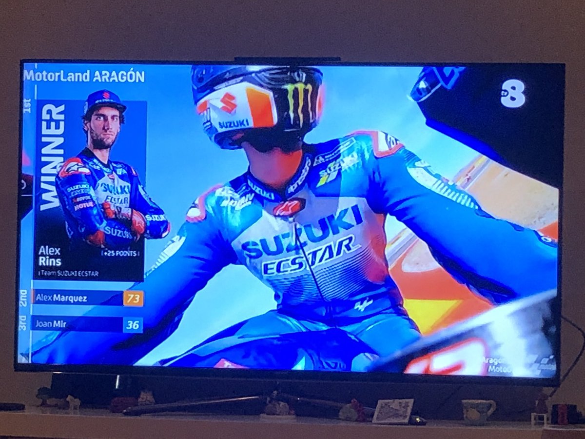 ASMJAPAN's tweet photo. 最高‼️‼️team SUZUKI!!! Alex Rins!!! やってくれたぜ‼️‼️ https://t.co/GV4M2W0Tfa