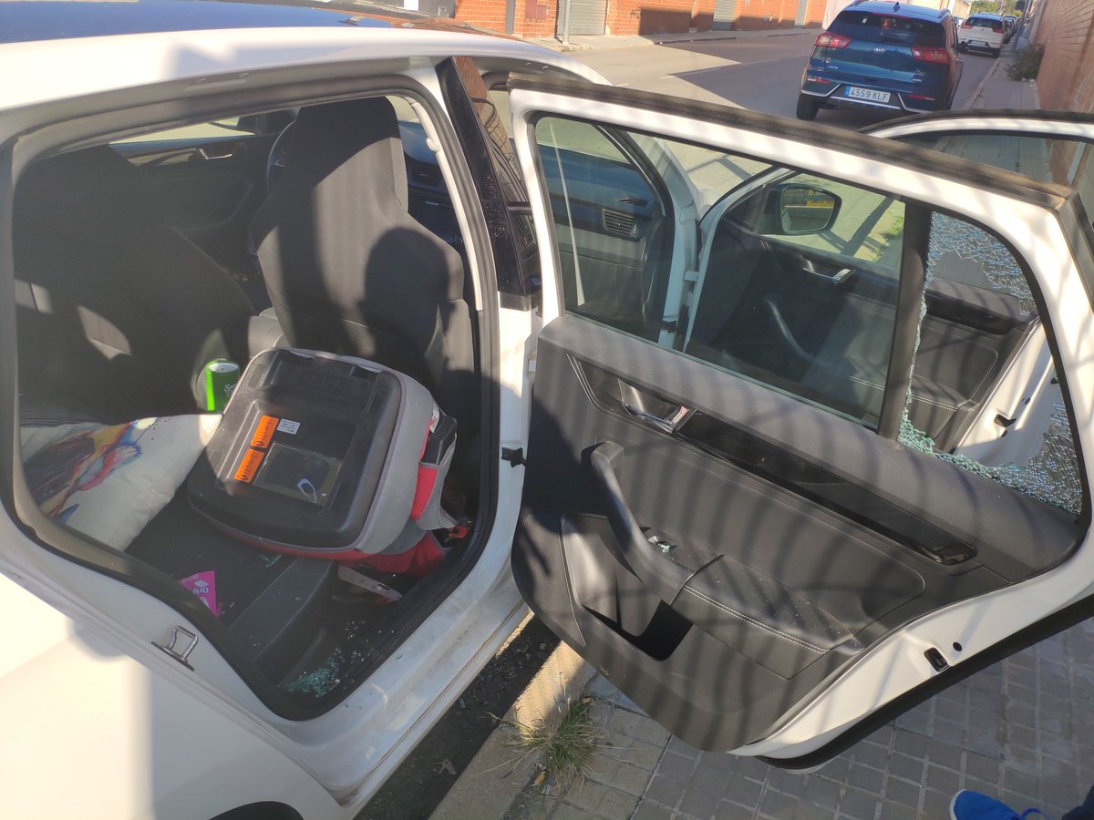 Otro día más con destrozos de coches... Cada día Terrassa más insegura, quién tiene la solución?
Queremos seguridad en nuestros barrios.
m.facebook.com/story.php?stor…
<a href="/jordi_ballart/">Jordi Ballart Pastor</a> #Terrassa #inseguretat