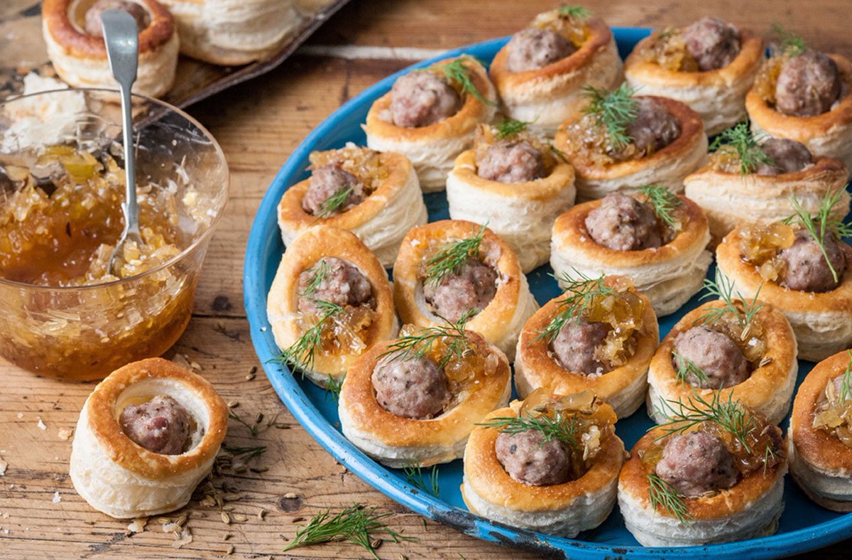 Betsy Blue Eyes (@tiglamig) on Twitter photo *sneaks in* Itās been a cold damp day here so Iāve been baking. *leaves pasties and sossidge vole au vents on bar* enjoy pals! *sneaks out* #wlf @Cat_Weasel <a href="/TheBeanBeansy/">Beansy</a> <a href="/tiddlesfry/">tiddles</a> <a href="/Chavcat/">Junoš</a> <a href="/cathound7/">Charles Lance</a> <a href="/Midnightpurrs/">AngelMidnight FrmrFeral</a> <a href="/mnummy_maggot/">RaisinšRIP Pud &Chipsš</a> <a href="/Mr_Pie/">Pie the fat cat</a> <a href="/SantasCat/">Santa's Cat</a> *sneaks in* Itās been a cold damp day here so Iāve been baking. *leaves pasties and sossidge vole au vents on bar* enjoy pals! *sneaks out* #wlf @Cat_Weasel <a href="/TheBeanBeansy/">Beansy</a> <a href="/tiddlesfry/">tiddles</a> <a href="/Chavcat/">Junoš</a> <a href="/cathound7/">Charles Lance</a> <a href="/Midnightpurrs/">AngelMidnight FrmrFeral</a> <a href="/mnummy_maggot/">RaisinšRIP Pud &Chipsš</a> <a href="/Mr_Pie/">Pie the fat cat</a> <a href="/SantasCat/">Santa's Cat</a>