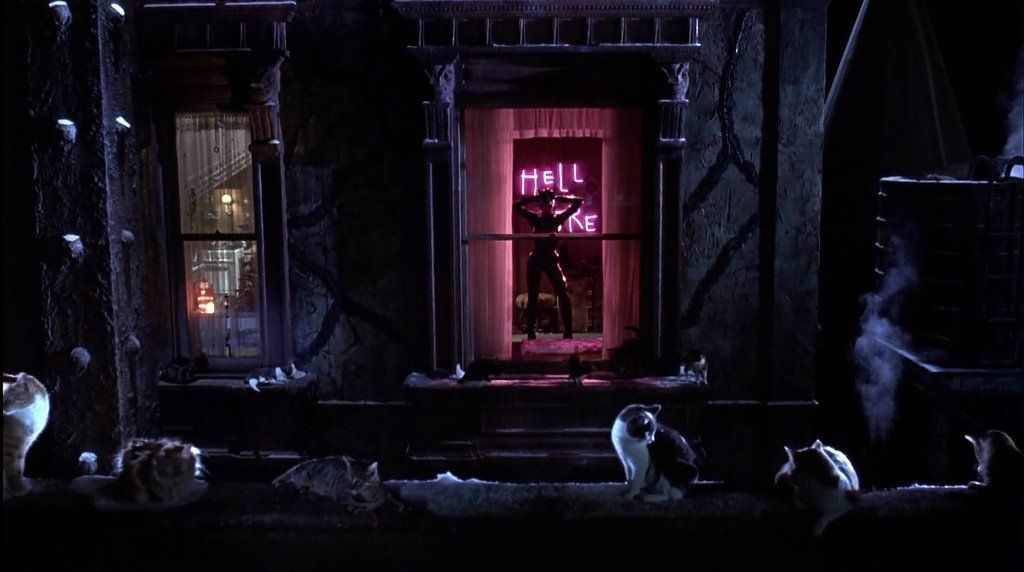 OnePerfectShot's tweet photo. BATMAN RETURNS (1992) 

Cinematography by Stefan Czapsky 
Directed by Tim Burton
Explore more shots in our database: https://t.co/r4wvBG6m1l https://t.co/31dFL6TJxP