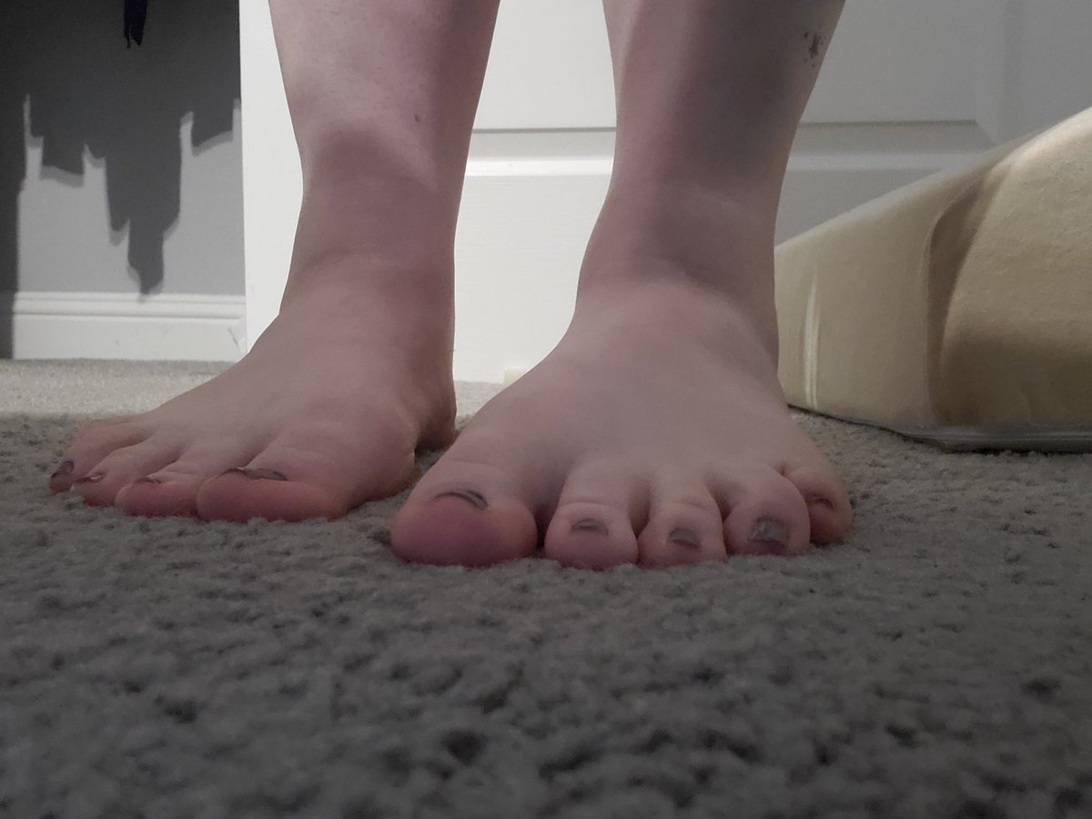 VelvetineSiren's tweet photo. Doing #housework today. You can just stay under the bed. But don't touch anything. #ignoringyou #underthebed #feetpics #footqueen #sausagetoes #largefeet #youcanttouch #footdenial https://t.co/G2XETZlhdl