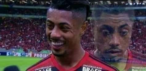 Gbhenrique021's tweet photo. Gustavo Henrique: foi só um furinho na coxa já passa
Depois no vestiário: Caraí perdi meu ovo https://t.co/wKnZwQm1RD