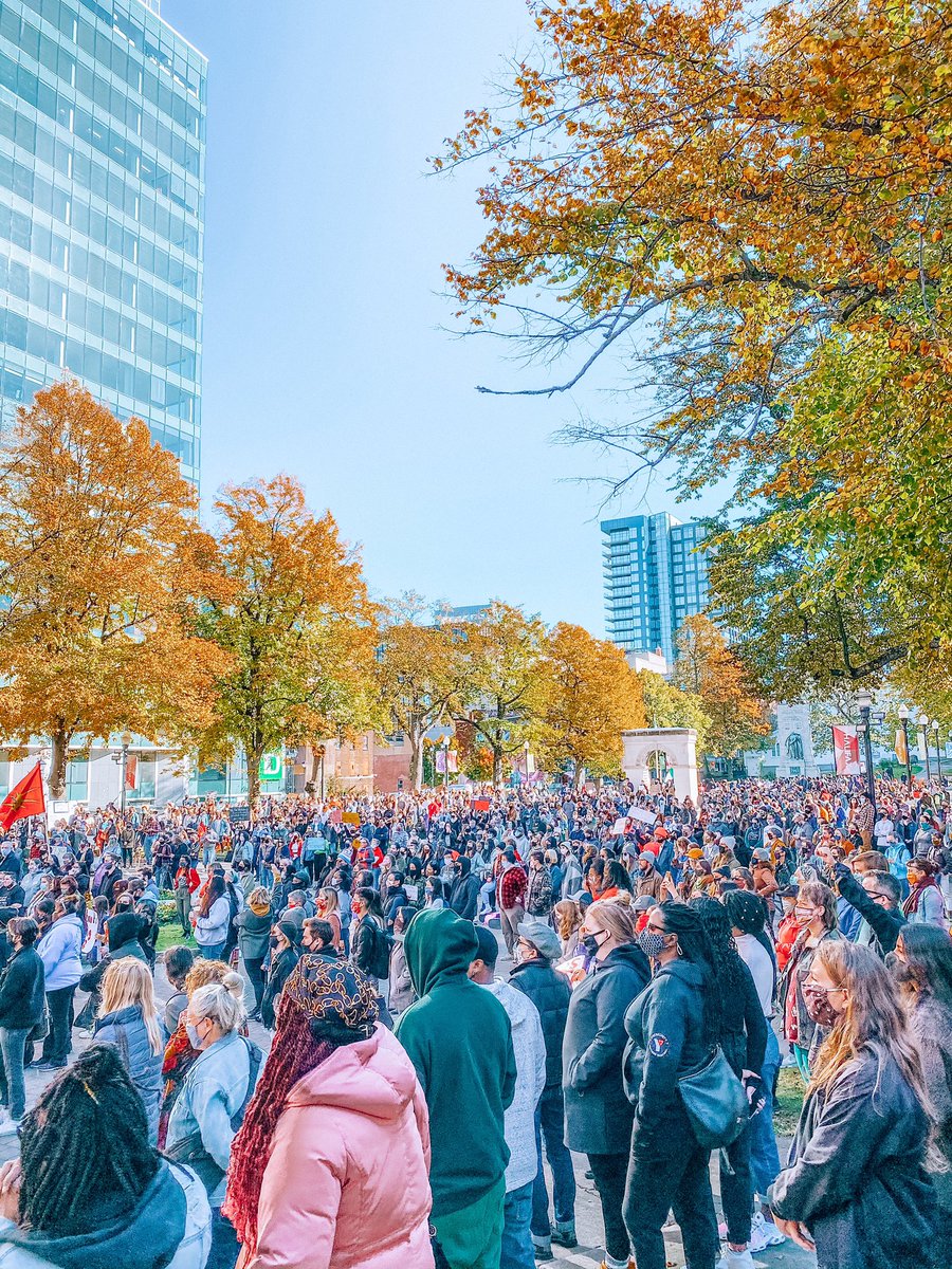 Actions speak louder than words // Great turn out at today’s rally in solidarity with Mi’kmaq lobster fishers. There is more work to do, but “today I see a community” 

#wearealltreatypeople