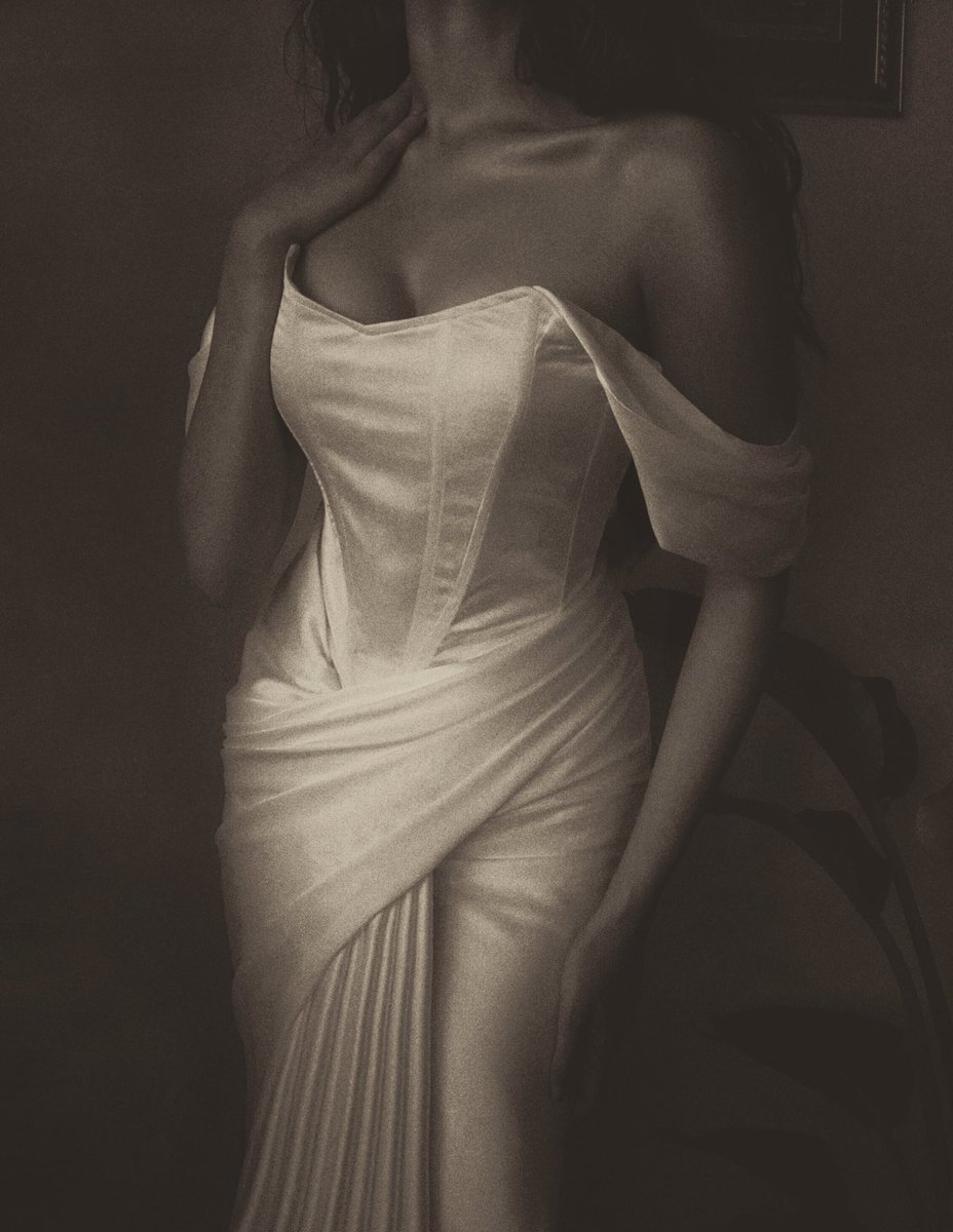 NatashaThasan's tweet photo. The Gown Drape by Me for @kanyalondon #DrapeorDrip #Drapetherapy https://t.co/OsfBp0vrLk