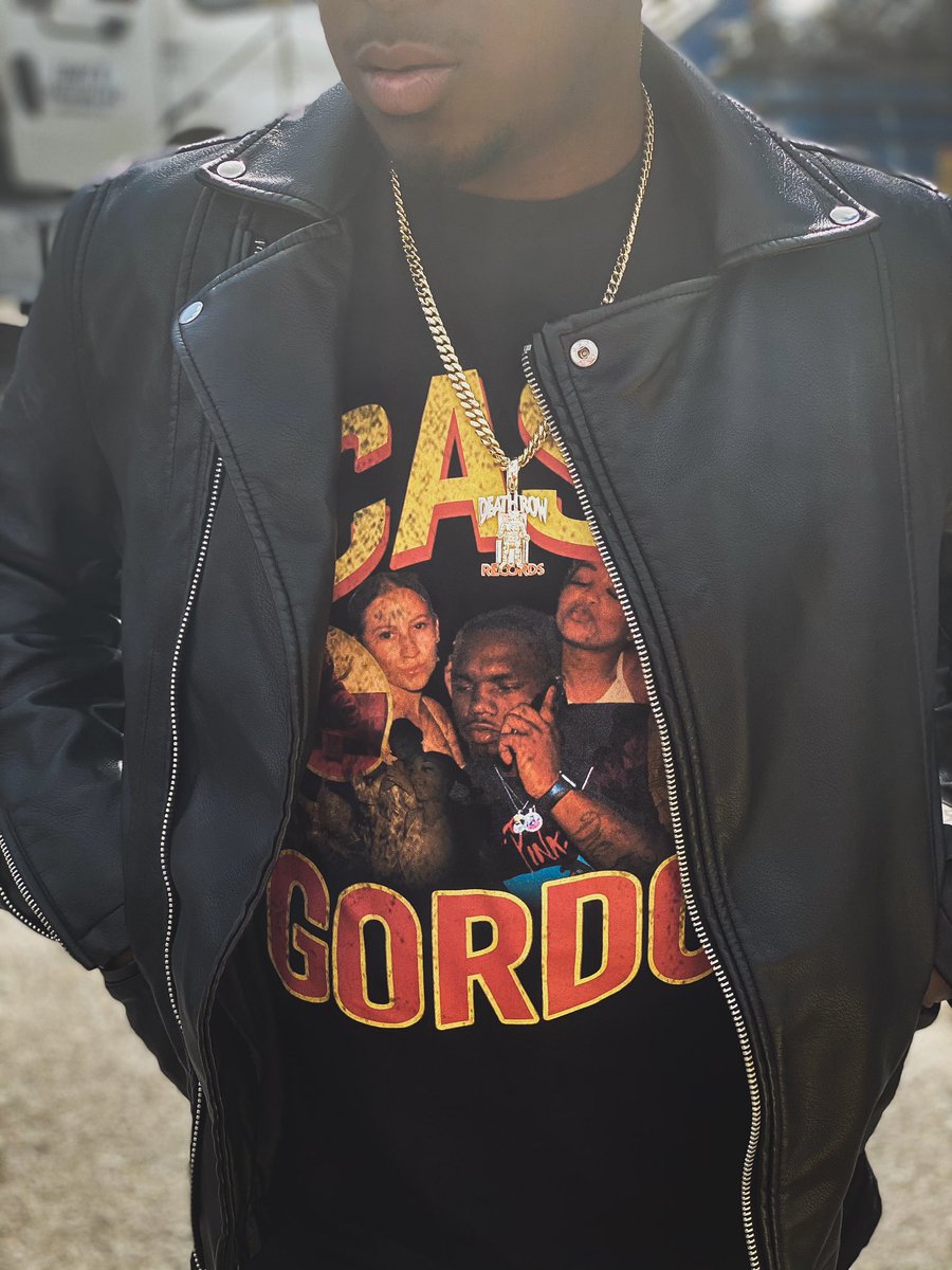 1babybleu's tweet photo. I’m putting pressure on these niggas & I know but I still be on the road like I’m scared going broke🛣
I ain’t never satisfied💷
#CashGordonWeekend https://t.co/EwapEUFn5d