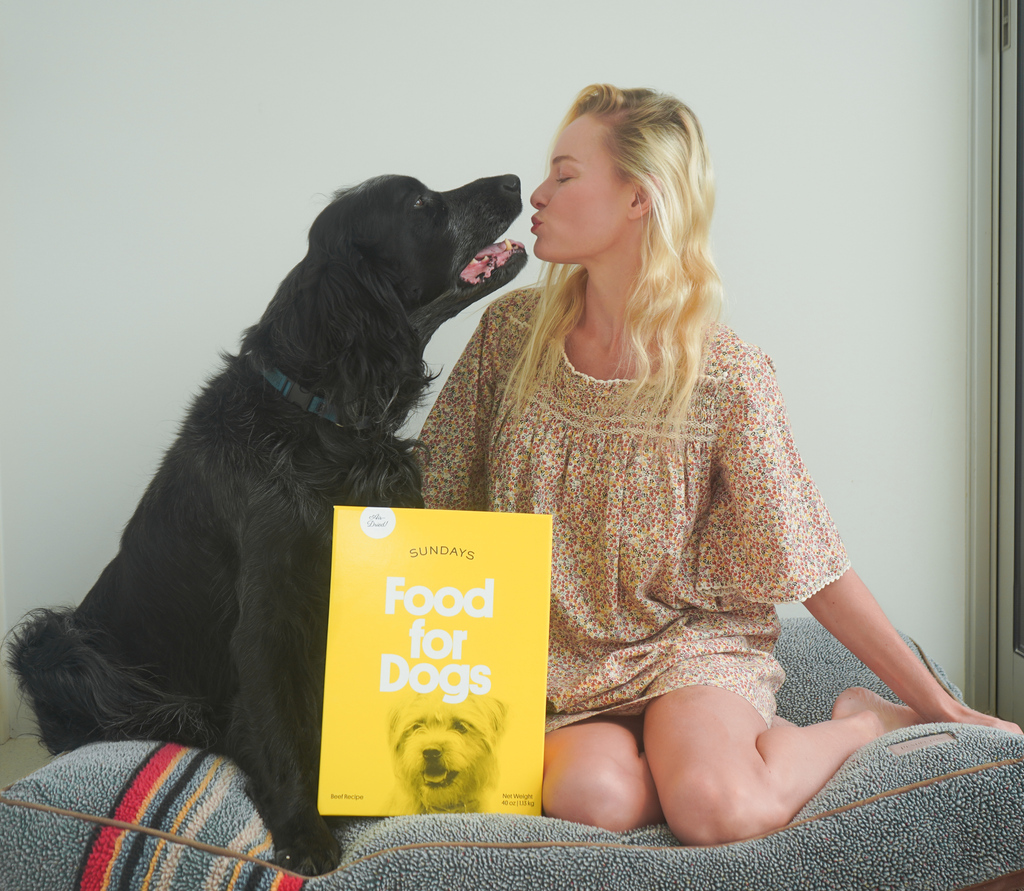 “8:30 — I feed Happy. He is truly obsessed with Sundays For Dogs. If I’m not looking, Happy will literally try and break open the big yellow box and remove the bag of kibble himself!” Read more about how @katebosworth and Happy spend their Sunday here: sundaysfordogs.com/blog/sundays-w…