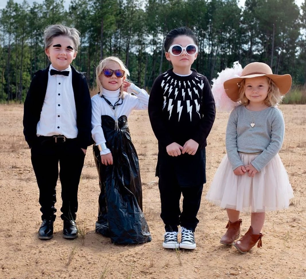 Oh my god these kids are dressed up as the cast of Schitt's Creek